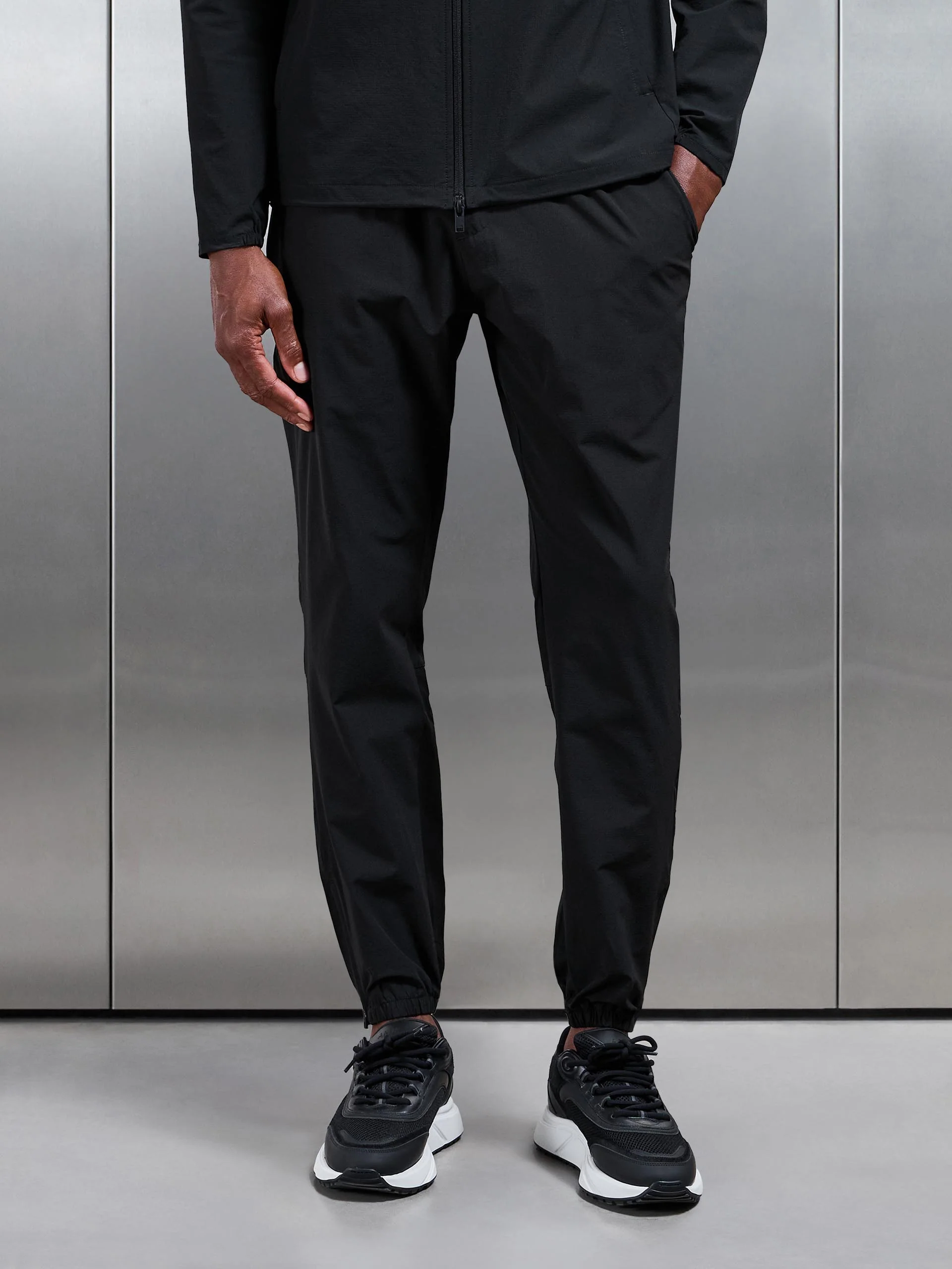 Active Technical Cuffed Trackpant in Black