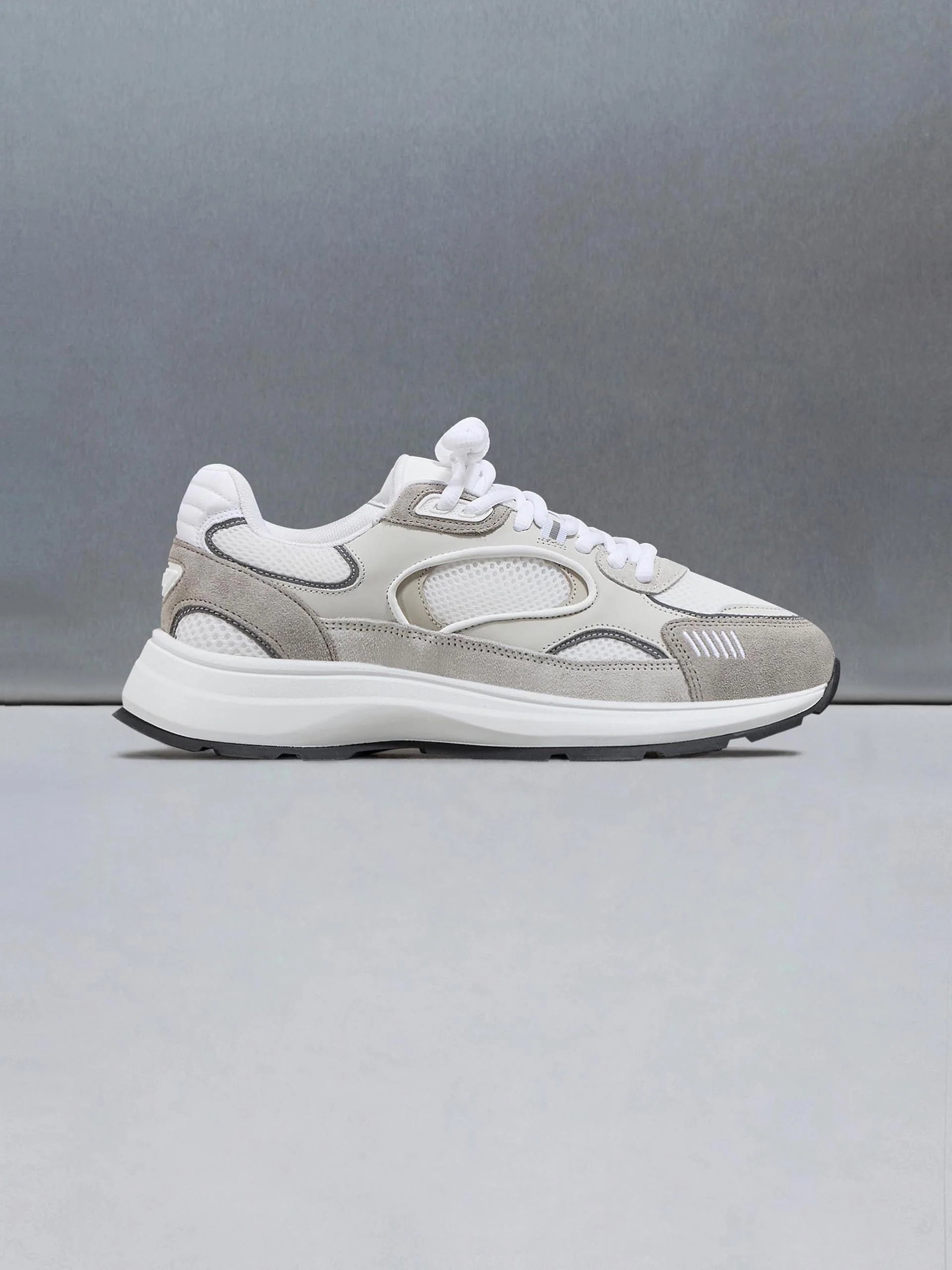 Circuit Trainer in White Stone