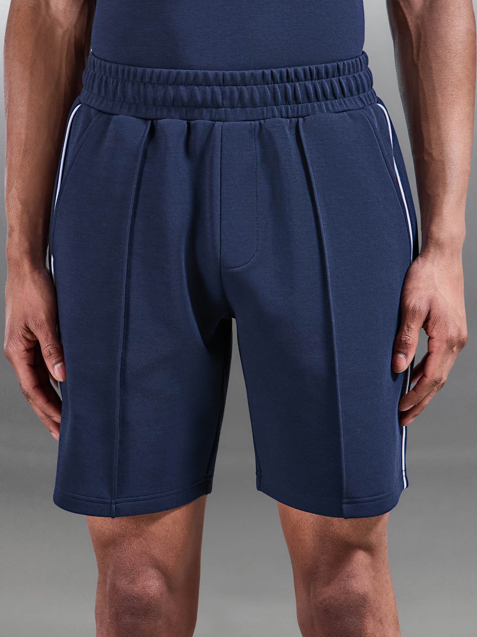 Everyday Luxe Piping Short in Navy - Image 4