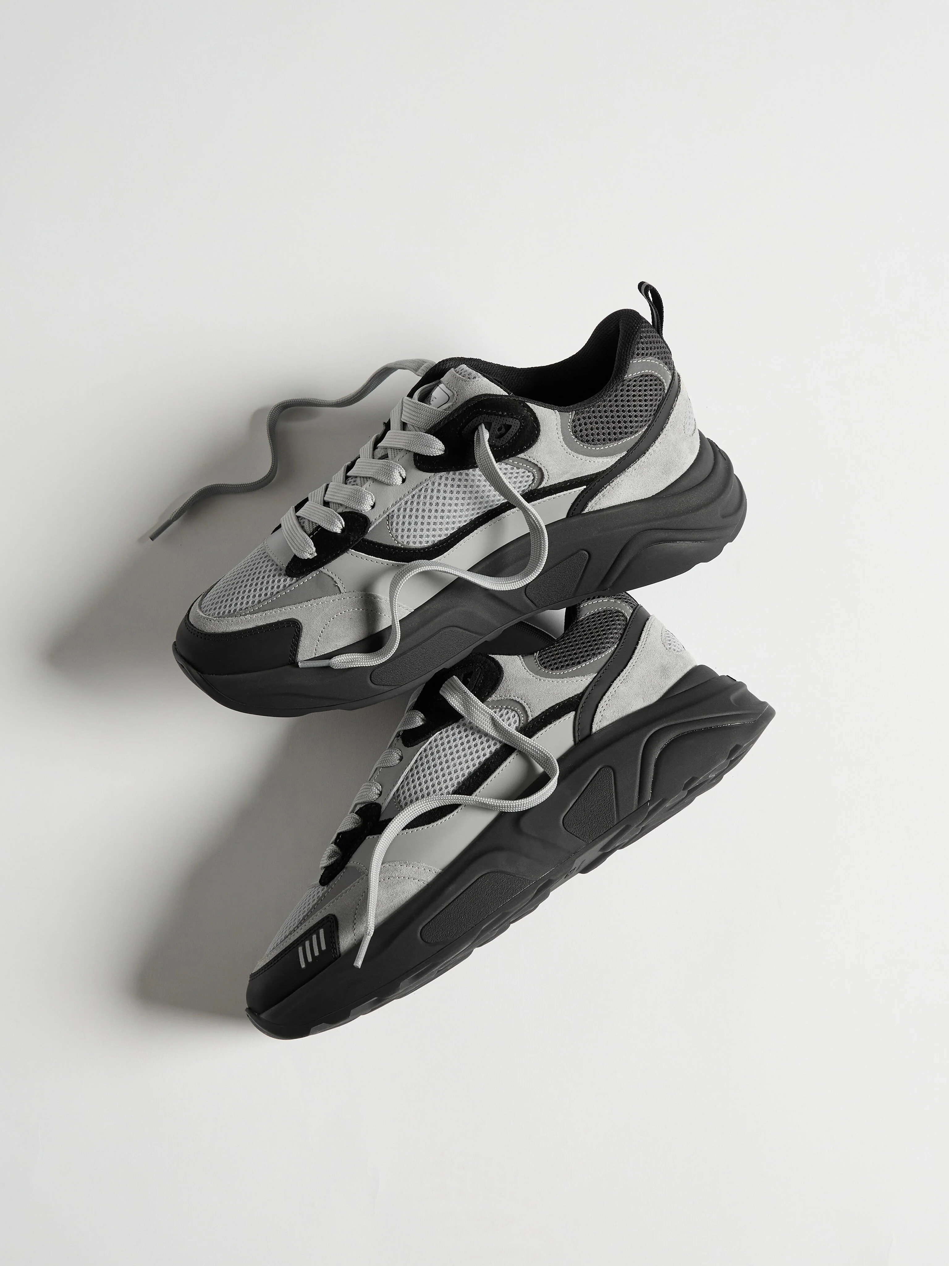 Flow Runner in Midnight Grey - Image 2