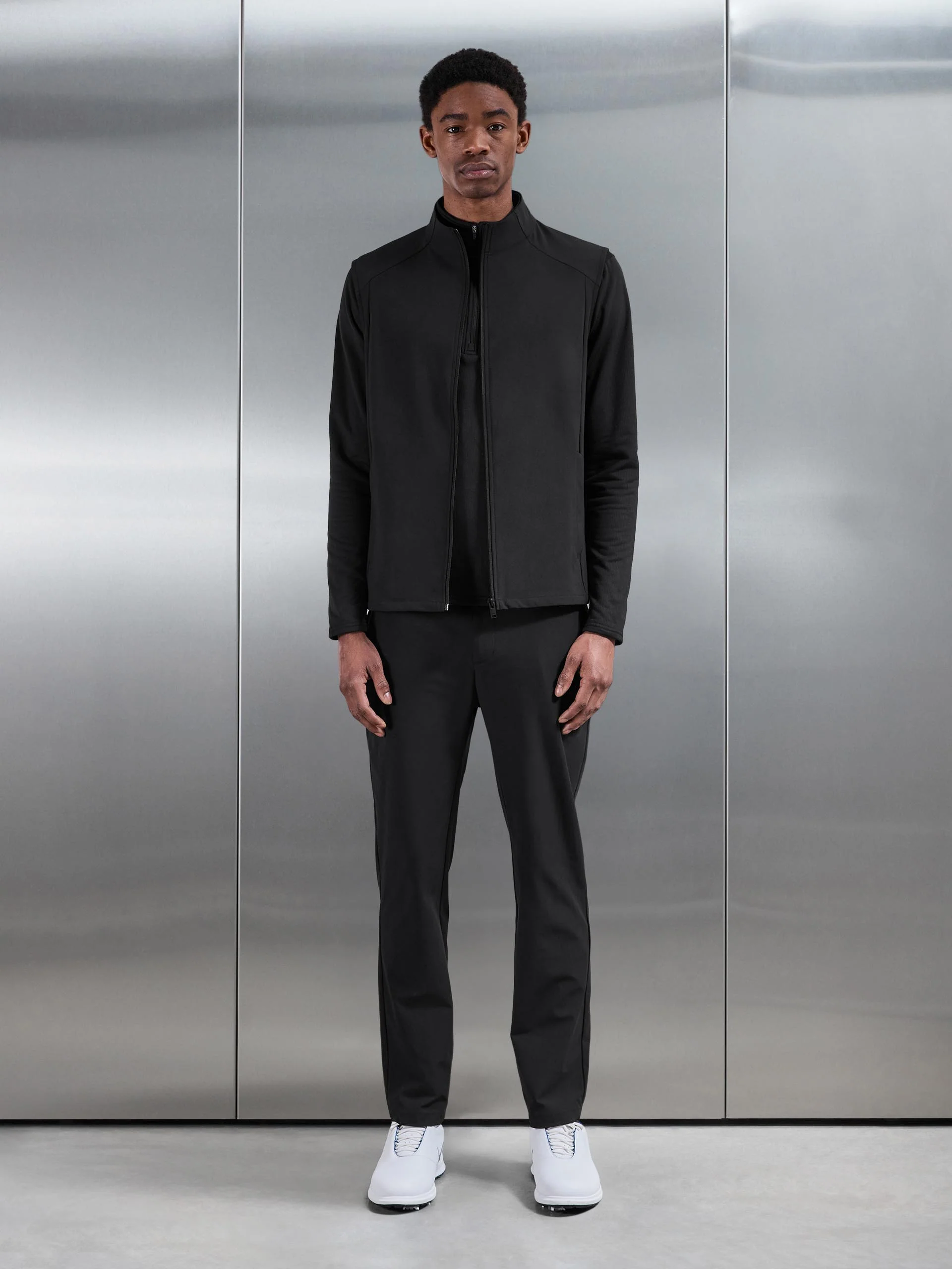 Golf Gilet in Black - Image 8