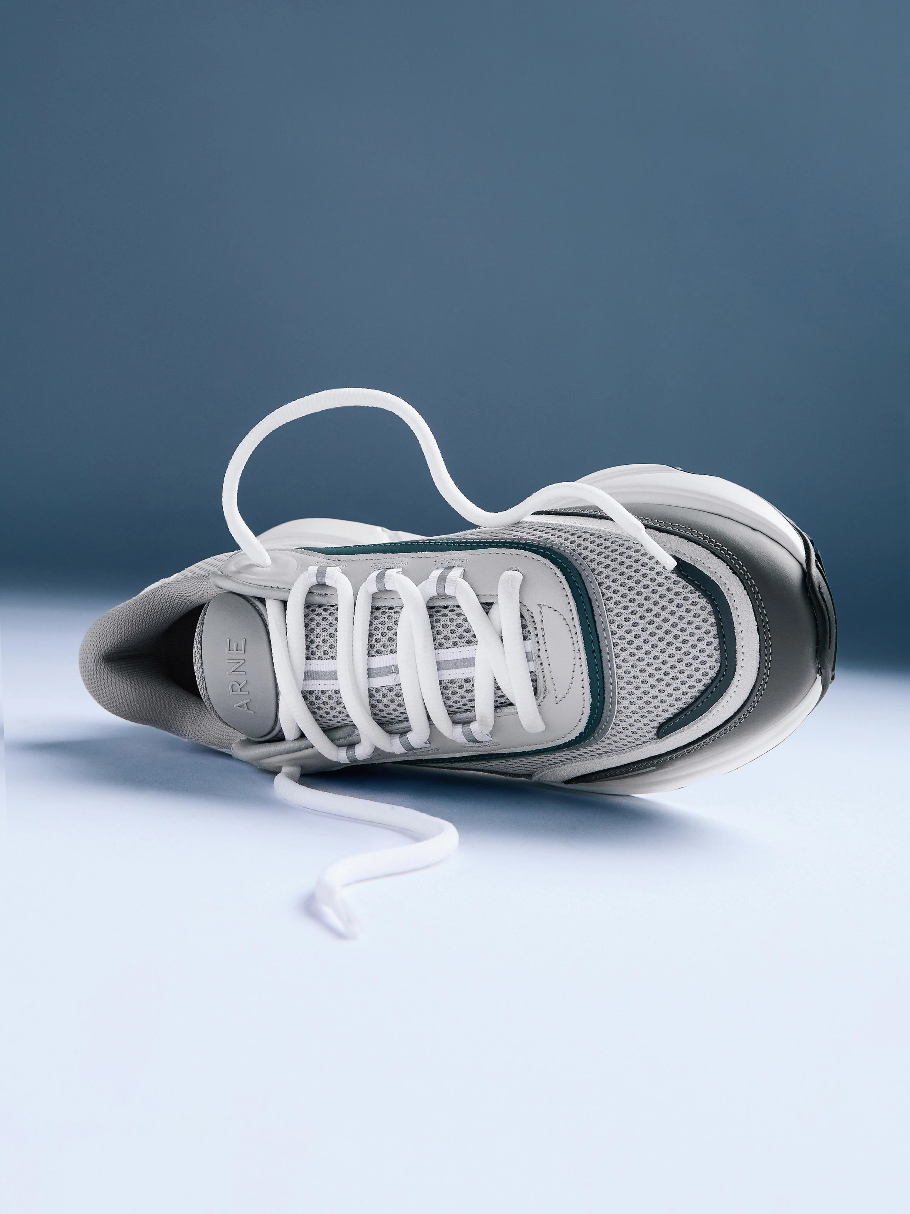 Technical Runner 2.0 in Ocean Grey - Image 2
