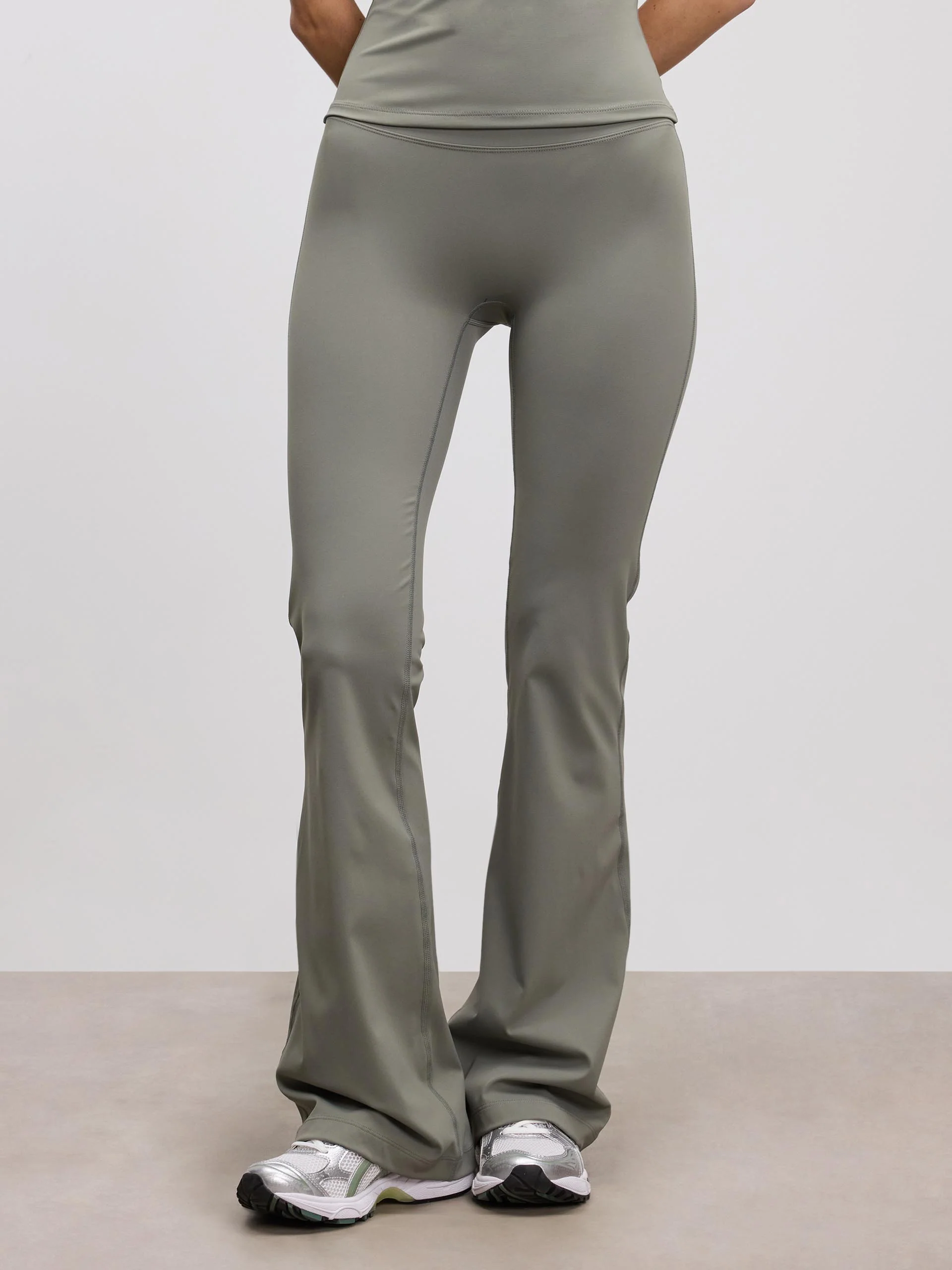 Womens Active Flared Legging in Sage