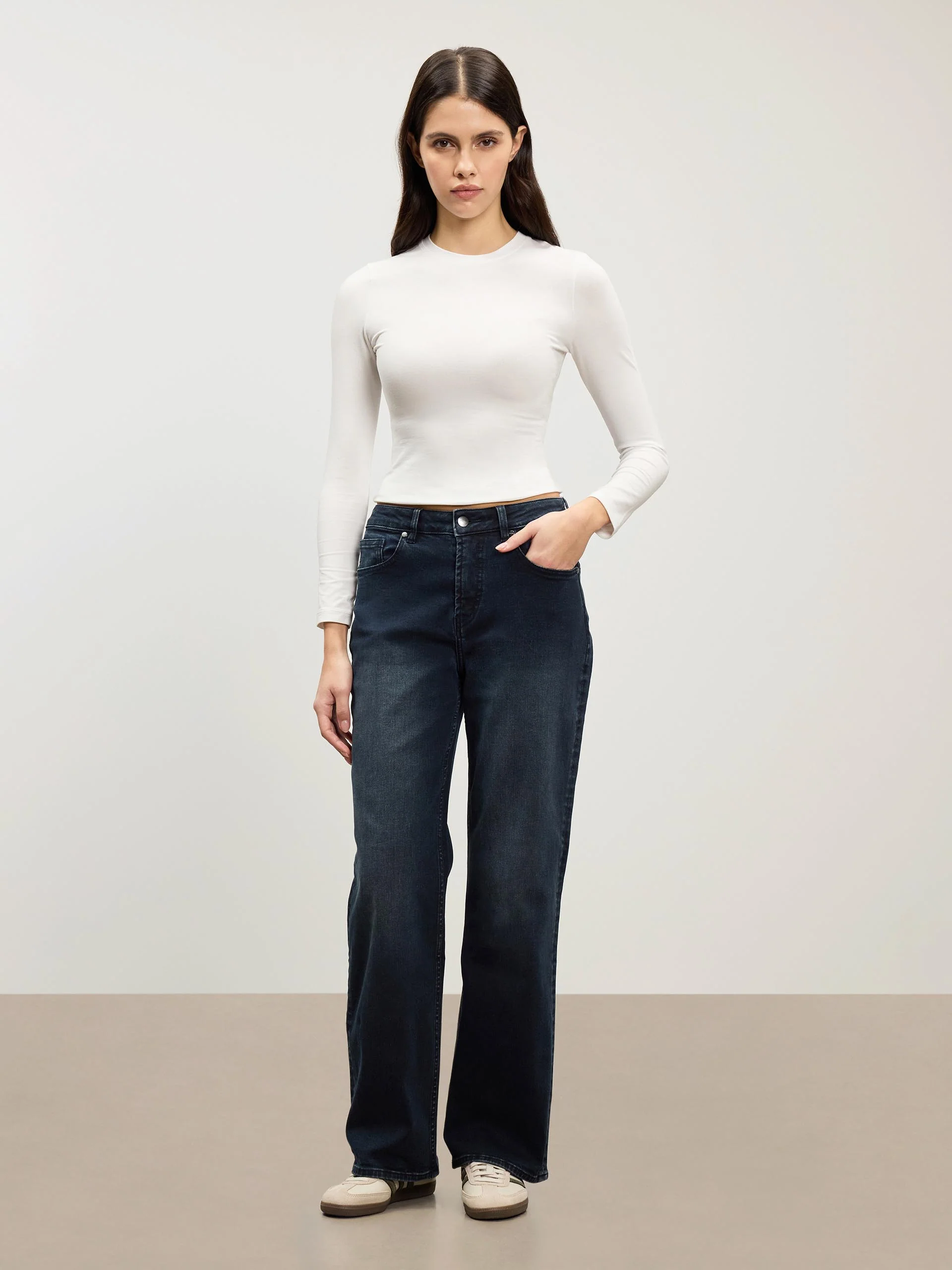 Womens Straight Leg Denim Jeans in Midnight Blue - Image 5